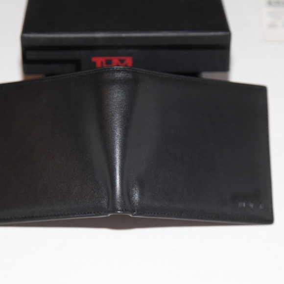 tumi wireless moto mod